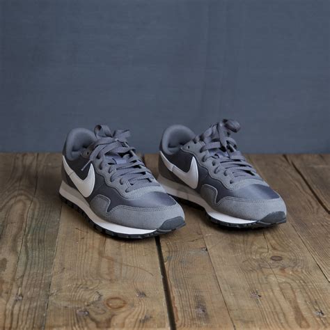 nike air pegasus 83 grau türkis lila|Nike Factory Stores.